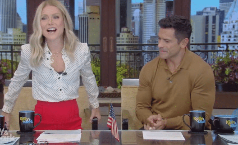 ABC's Live with Kelly and Mark Kelly Ripa engages with her audience - Twitter