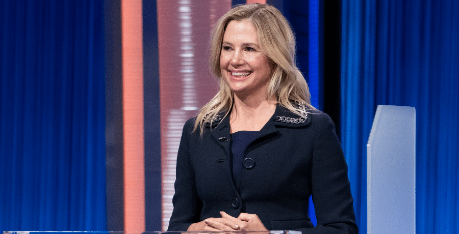 Mira Sorvino appears on Celebrity Jeopardy | Courtesy of ABC