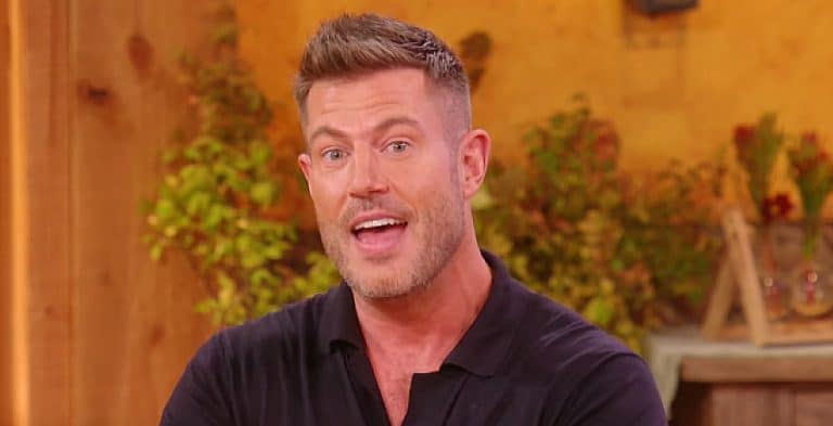 ‘Bachelor’ Host Jesse Palmer Prepares To Be A First-Time Dad