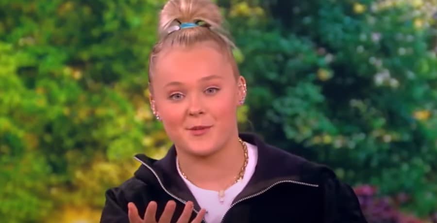 JoJo Siwa shows off her Tattoo on The View, shared from YouTube