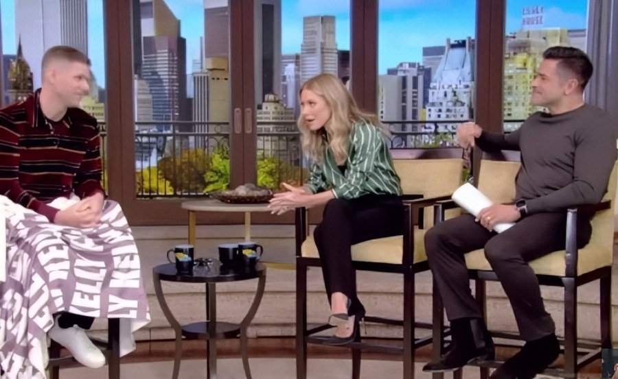 Live Kelly Ripa Mikey Day Mark Consuelos - ABC