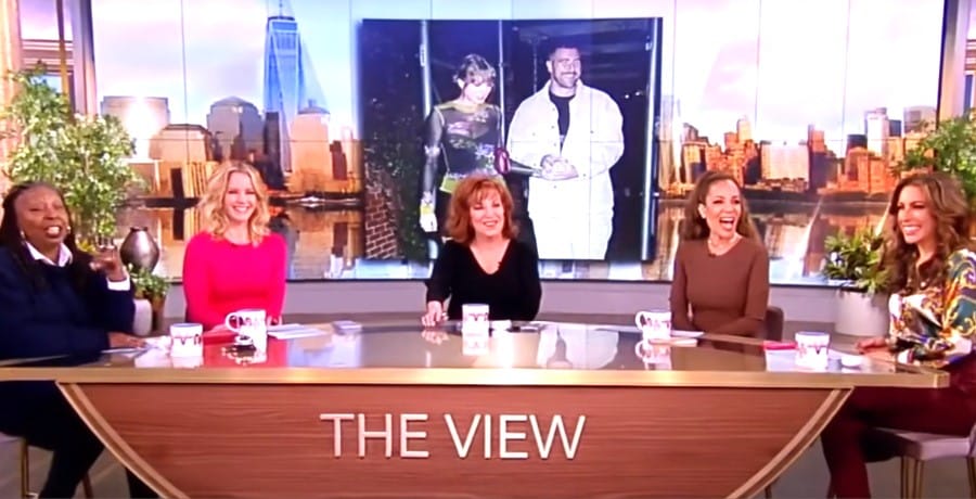 Travis Kelce, Taylor Swift, The View - YouTube