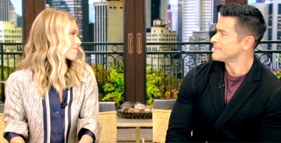 Kelly Ripa, Mark Consuelos, Live With Kelly And Mark - YouTube