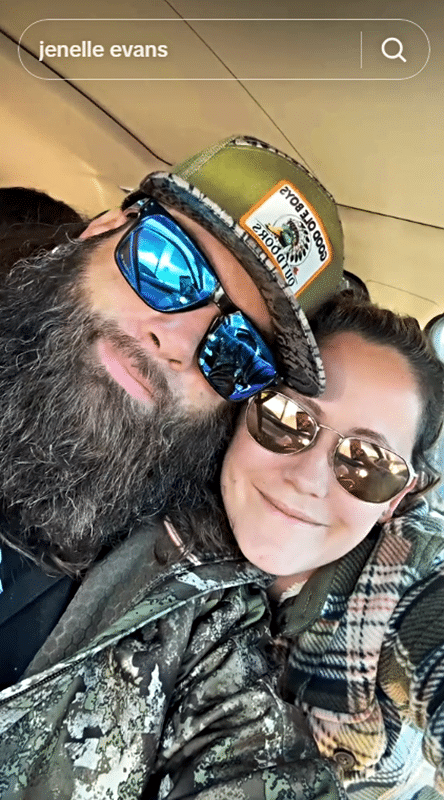 Teen Mom - Jenelle Evans cozies up to David Eason - TikTok