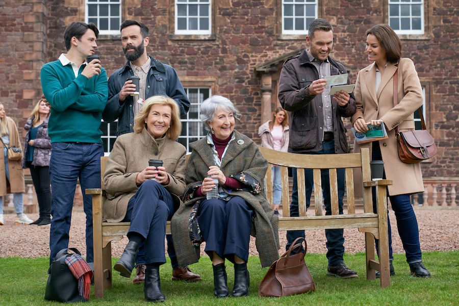 Photo: Jack Stewart, James Mackenzie, Juliet Cadzow, Jo Cameron Brown, Jordan Young, Erica Durance Credit: ©2023 Hallmark Media/Photographer: Mark Mainz