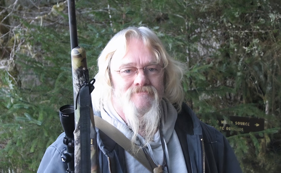 Alaskan Bush People - Billy Brown - Discovery Channel YouTube