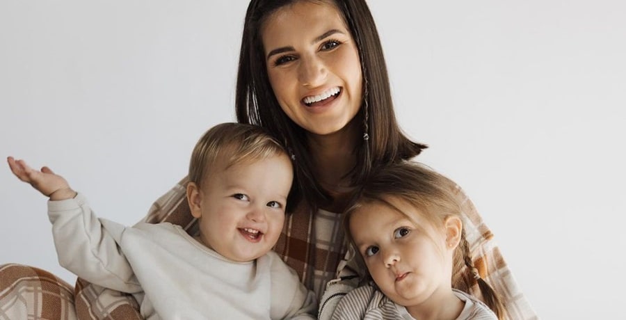 Carlin Bates With Her Kids From Bringing Up Bates, Sourced From @carlinbates98 Instagram