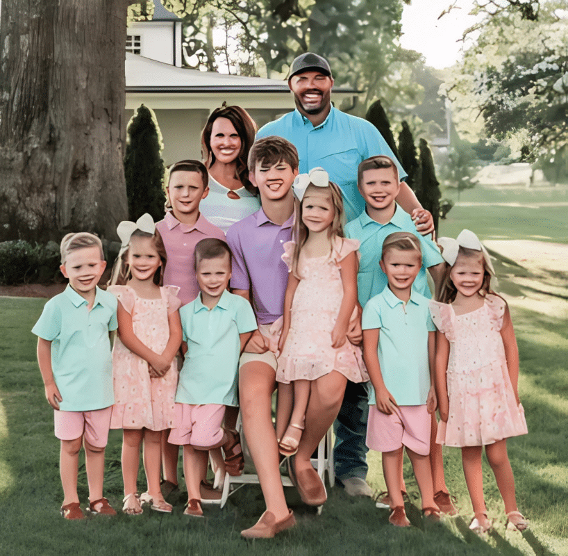 Courtney Waldrop with the Sweet Home Sextuplets family - Instagram