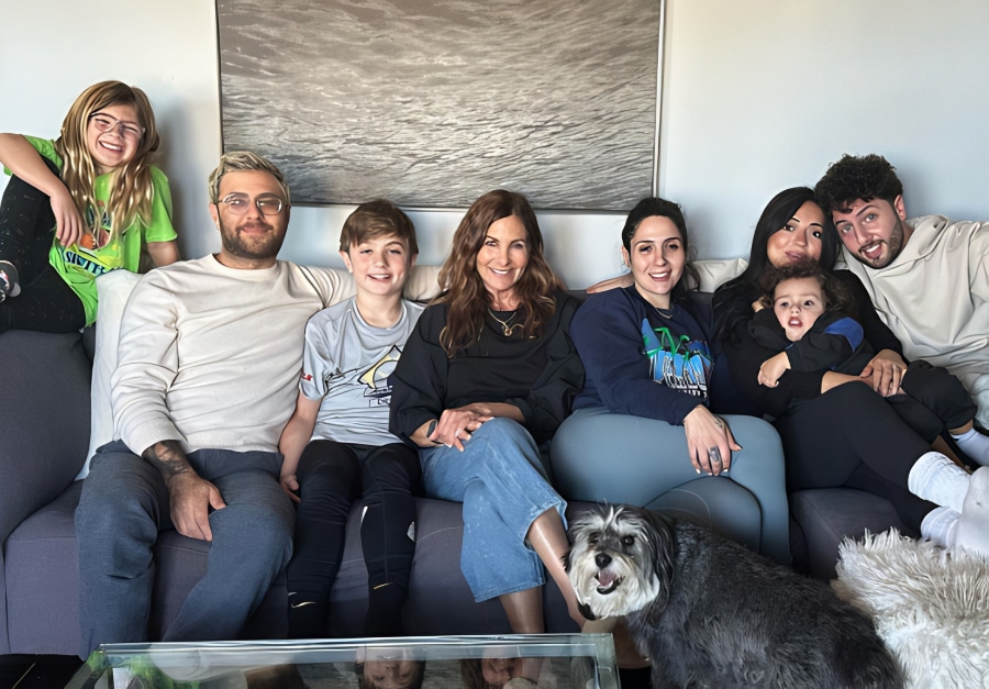 Golden Bachelor's Leslie Fhima with her family - Instagram
