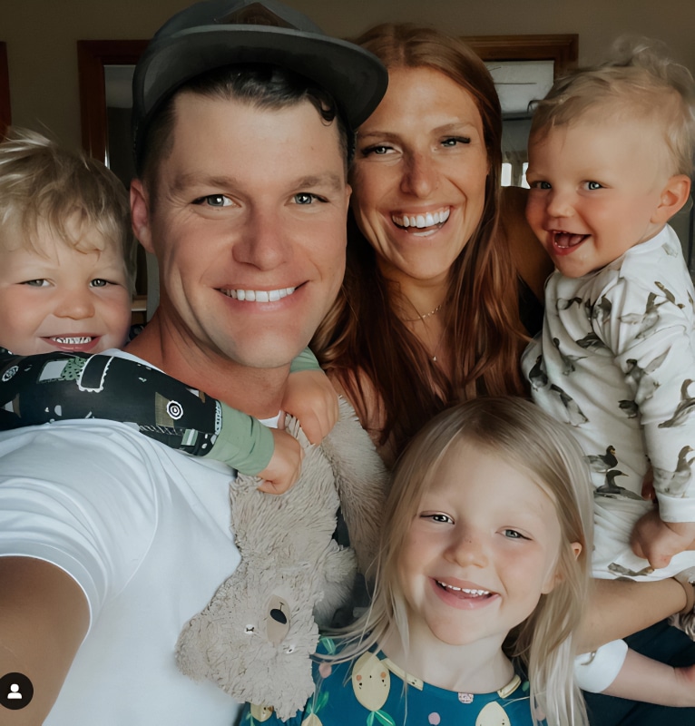 Jeremy and Audrey Roloff with the kids - Audrey Roloff - Instagram