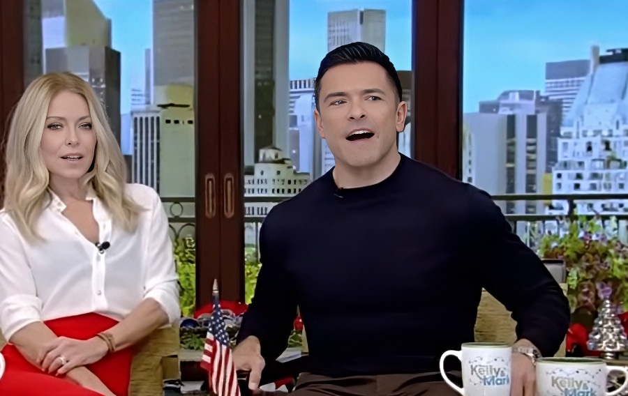 Mark Consuelos, Kelly Ripa Last Show Of The Year - Live with Kelly and Mark YouTube