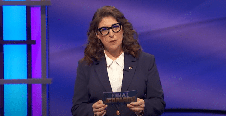 Mayim Bialik as Jeopardy! host. Image fmor YouTube (https://www.youtube.com/watch?v=0Bg_EkpOoP0&ab_channel=ABC)