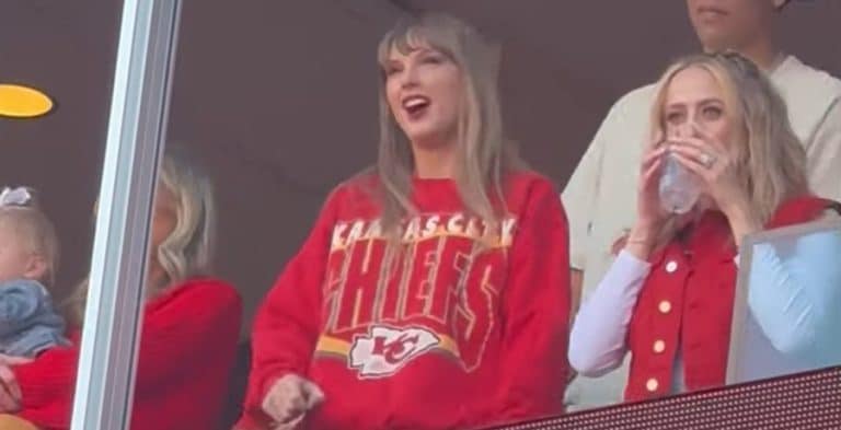 Taylor Swift Was Given Ring As Gift From Donna Kelce