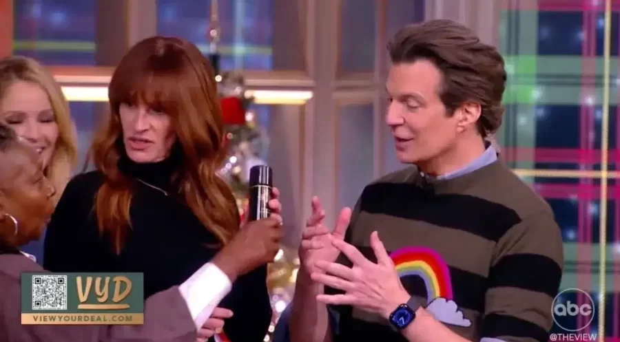 Whoopi Goldberg Stealing From Julia Robert On The View - ABC