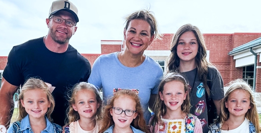 Adam, Danielle, Olivia, Ava, Hazel, Riley, Blayke, and Parker Busby, OutDaughtered