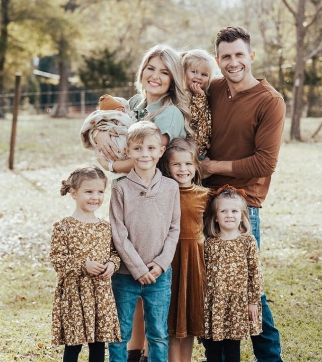 Erin Bates & Chad Paine With Their Kids, Sourced From @chad_erinpaine Instagram