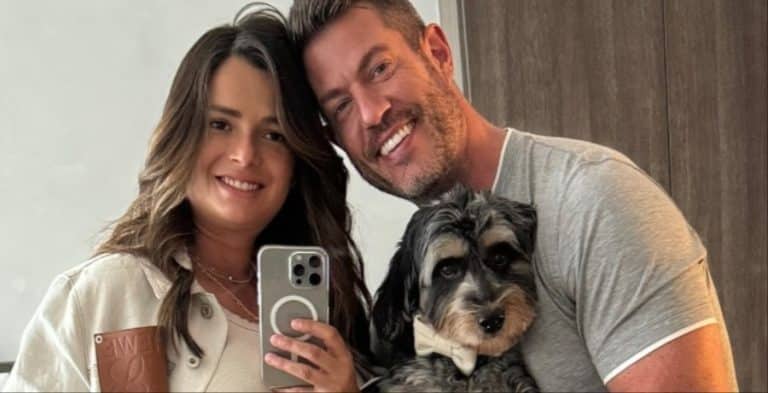 ‘Bachelor’ Host Jesse Palmer, Emely Fardo Welcome First Baby