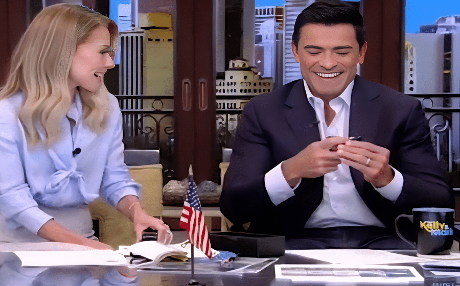 Live with Kelly and Mark - Kelly Ripa, Mark Consuelos - ABC