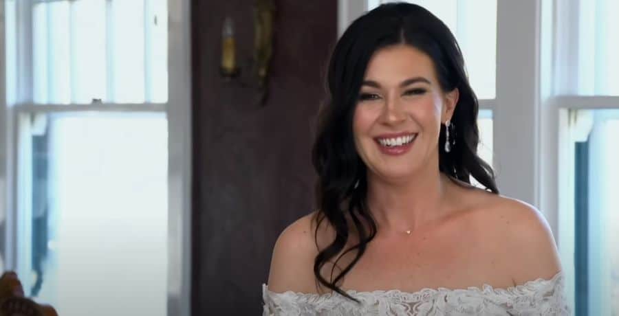 MAFS' Fans Say Chloe Brown Is A Paid Actor
