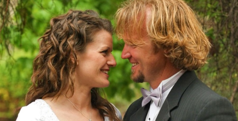 Robyn and Kody Brown on their wedding day. - TLC Sister Wives