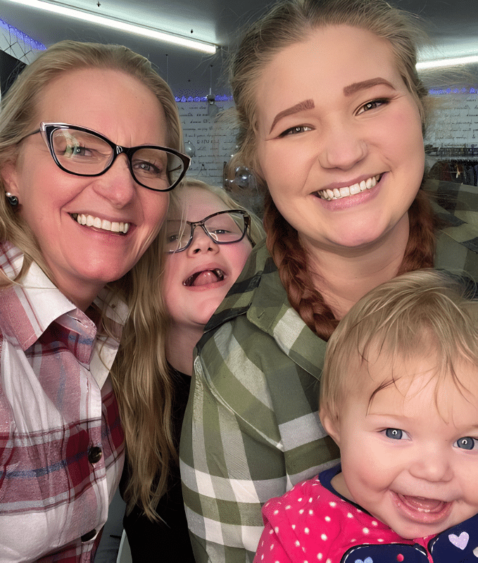 Sister Wives fans saw Truely Photobomb scenes - Christine Brown Instagram