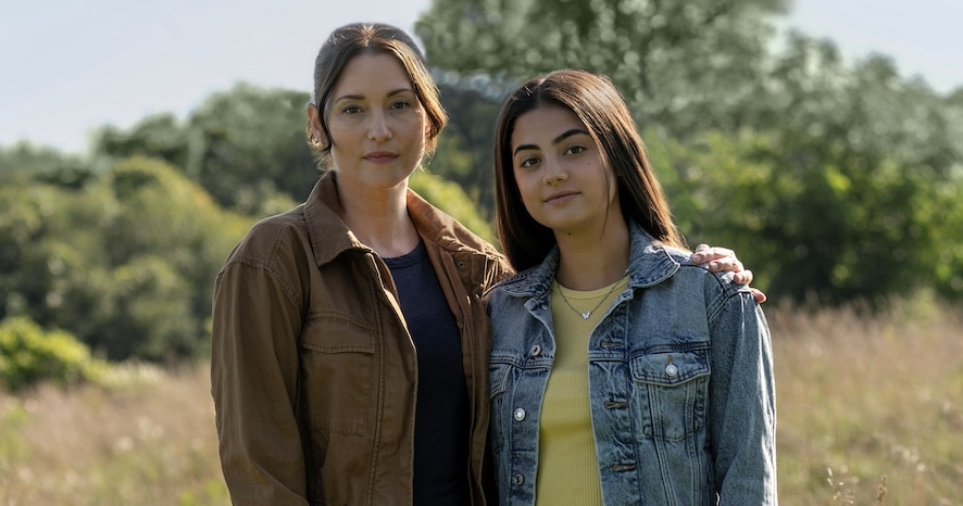 The Way Home Photo: Chyler Leigh, Sadie LaFlamme-Snow Credit: ©2023 Hallmark Media/Photographer: Peter Stranks