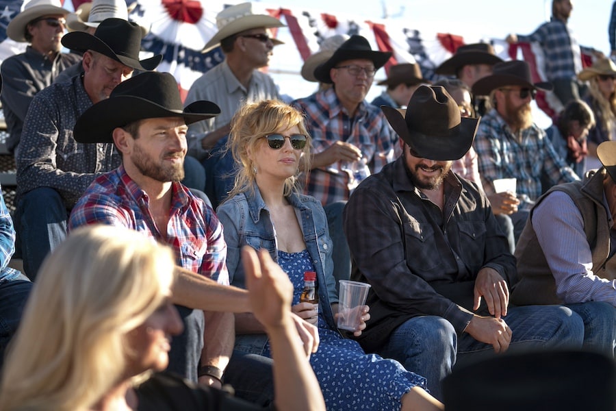 YELLOWSTONE, Sunday, Jan. 14 (10:00-11:00 PM ET /PT) on the CBS Television Network. Pictured (L-R): Ian Bohen as Ryan, Kelly Reilly as Beth Dutton, and Cole Hauser as Rip Wheeler. Photo Credit:Cam McLeod/Paramount Network