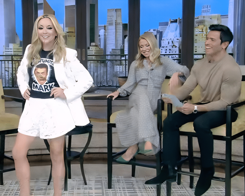 Jane Krakowski, Kelly Ripa, Mark Consuelos - Live with Kelly and Mark - YouTube