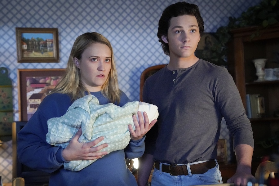 Young Sheldon Pictured (L-R): Emily Osment as Mandy McAllister and Montana Jordan as Georgie Cooper. Photo Credit: Robert Voets / 2023 Warner Bros. Entertainment Inc. All Rights Reserved.