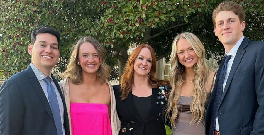 Pioneer Woman Ree Drummond with daughters Alex and Paige - Instagram