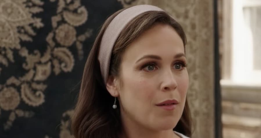 Erin Krakow WCTH - YouTube