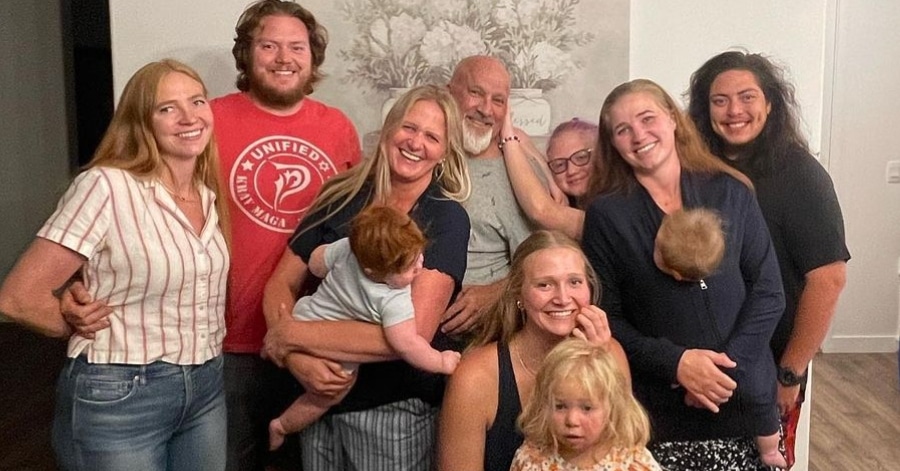 Christine Brown, David Woolley, Mykelti Brown, Tony Padron, Aspyn Brown, Mitch Thompson, and kids. - Sister Wives - Instagram