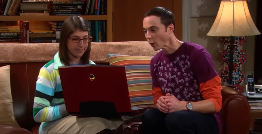 Jim Parsons and Mayim Bialik from Big Bang Theory and Young Sheldon / YouTube