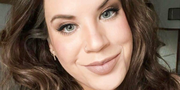 Whitney Way Thore Asks Fans For Help Finding A Man