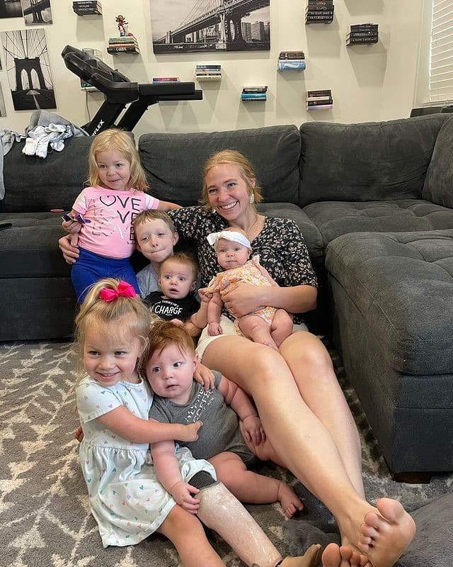 Aspyn Brown with Christine Brown's grandkids, from Christine's Instagram