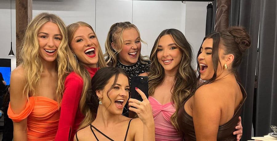 Brooke Hyland, Paige Hyland, JoJo Siwa, Chloe Lukasiak, Kendall Vertes, Kalani Hilliker-Instagram