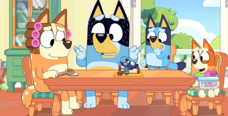 Bluey and his family at the table / YouTube