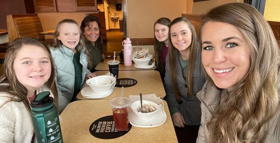 Jana Duggar, Jennifer Duggar, Jordyn Duggar, Josie Duggar, Johannah Duggar, Michelle Duggar From Counting On, TLC, Sourced From @janamduggar Instagram