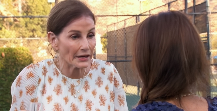 Kathy Swarts Confronts Theresa Nist - Golden Bachelor - ABC