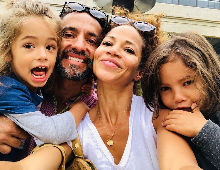 Kamar de los Reyes, actress and wife Sherri Saum and kids/Credit: Instagram