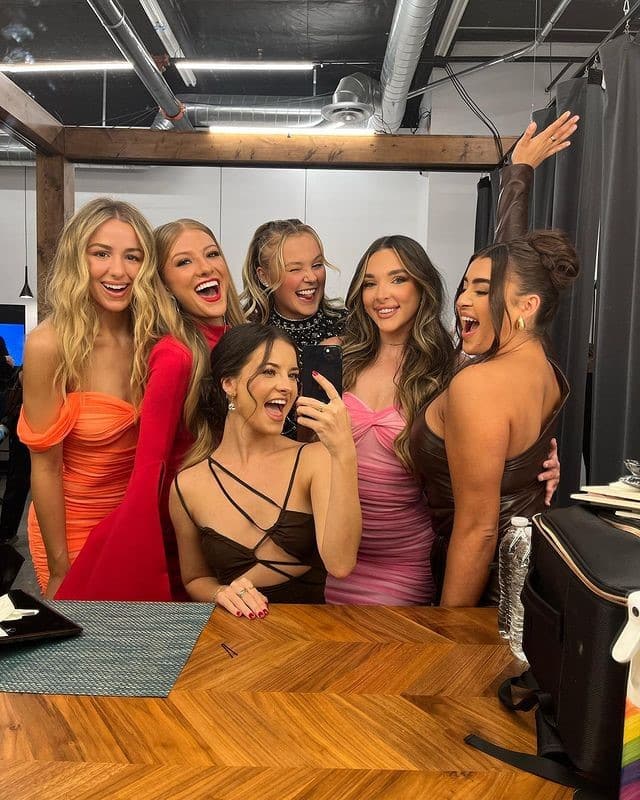 Cast of Dance Moms reunion from JoJo Siwa's Instagram