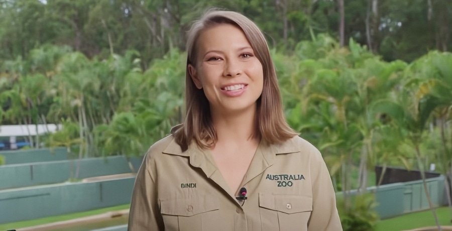 Bindi Irwin - Australia Zoo - YouTube