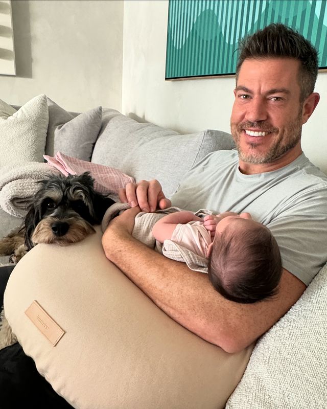 Jesse Palmer, baby Ella and dog/Credit: Jesse Palmer Instagram