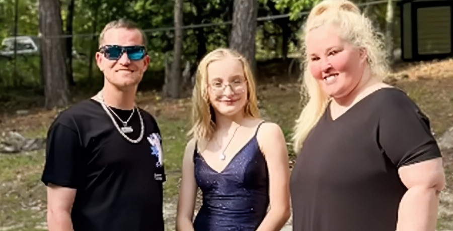 Mama June Shannon and Justin Stroud with Kaitlyn - Instagram