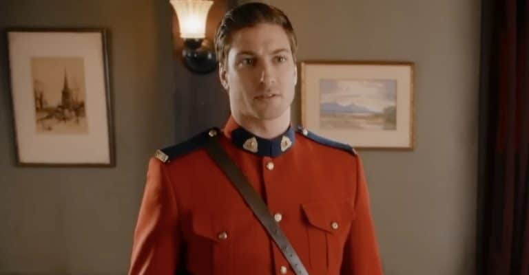 WCTH Daniel Lissing - YouTube