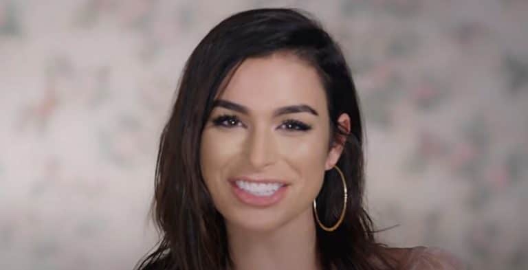 ‘Bachelor’ Star Ashley Iaconetti Fears It’s ‘Impossible’ To Love Son