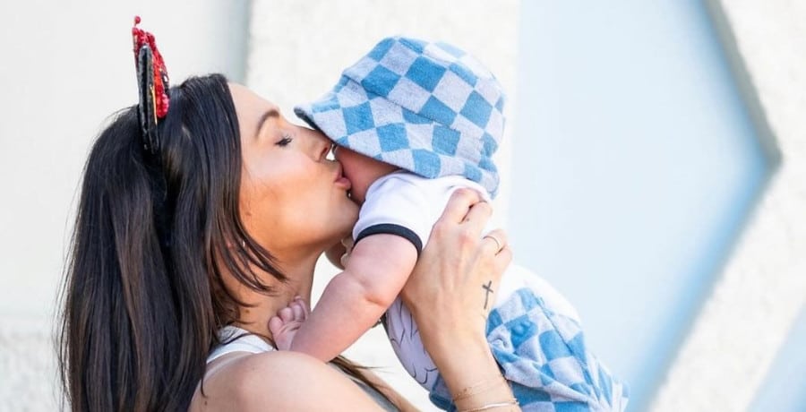 Becca Kufrin and son Benny/Credit: Instagram