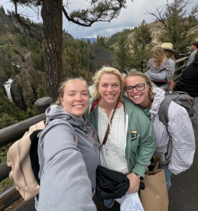 Janelle Brown In Yellowstone Park - Instagram