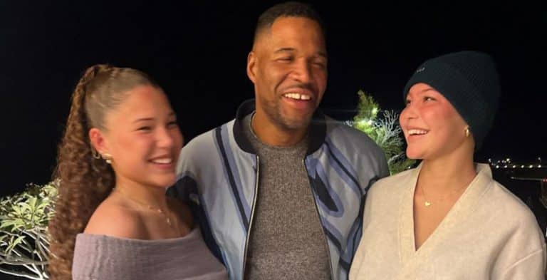 Michael Strahan with his daughters