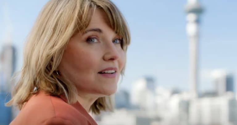 My Life Is Murder - Lucy Lawless Acorn TV - YouTube